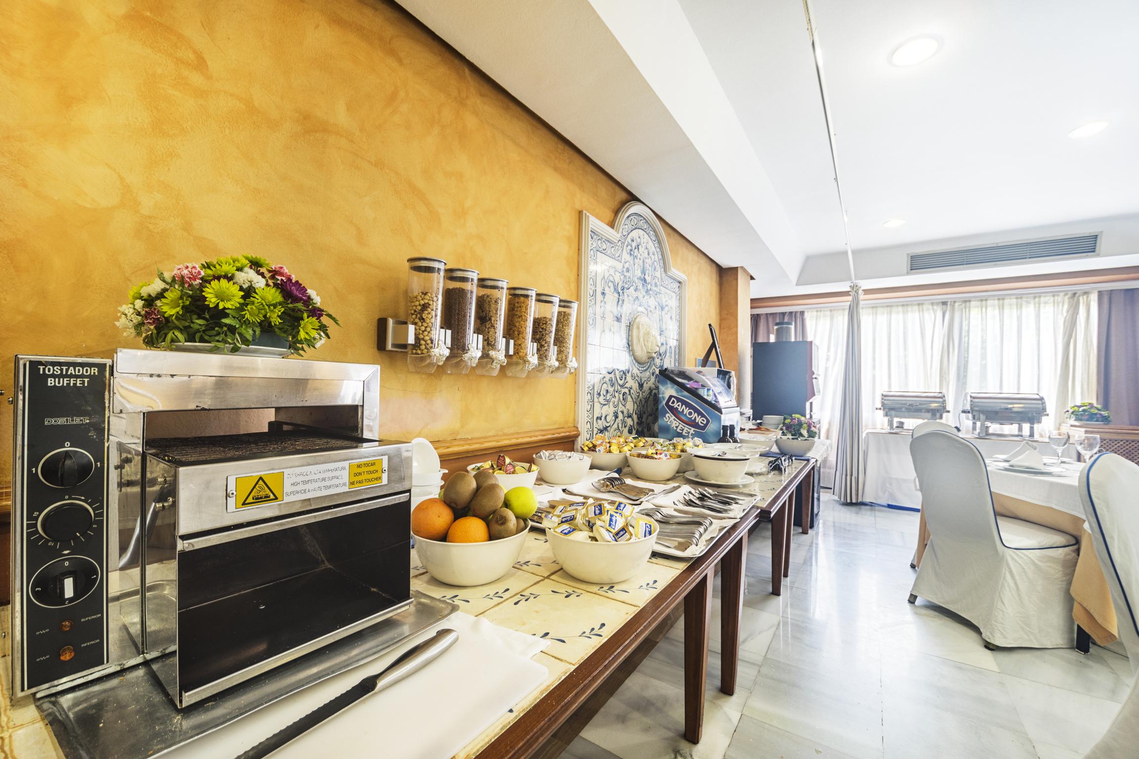 Obal Urban Hotel 4*
